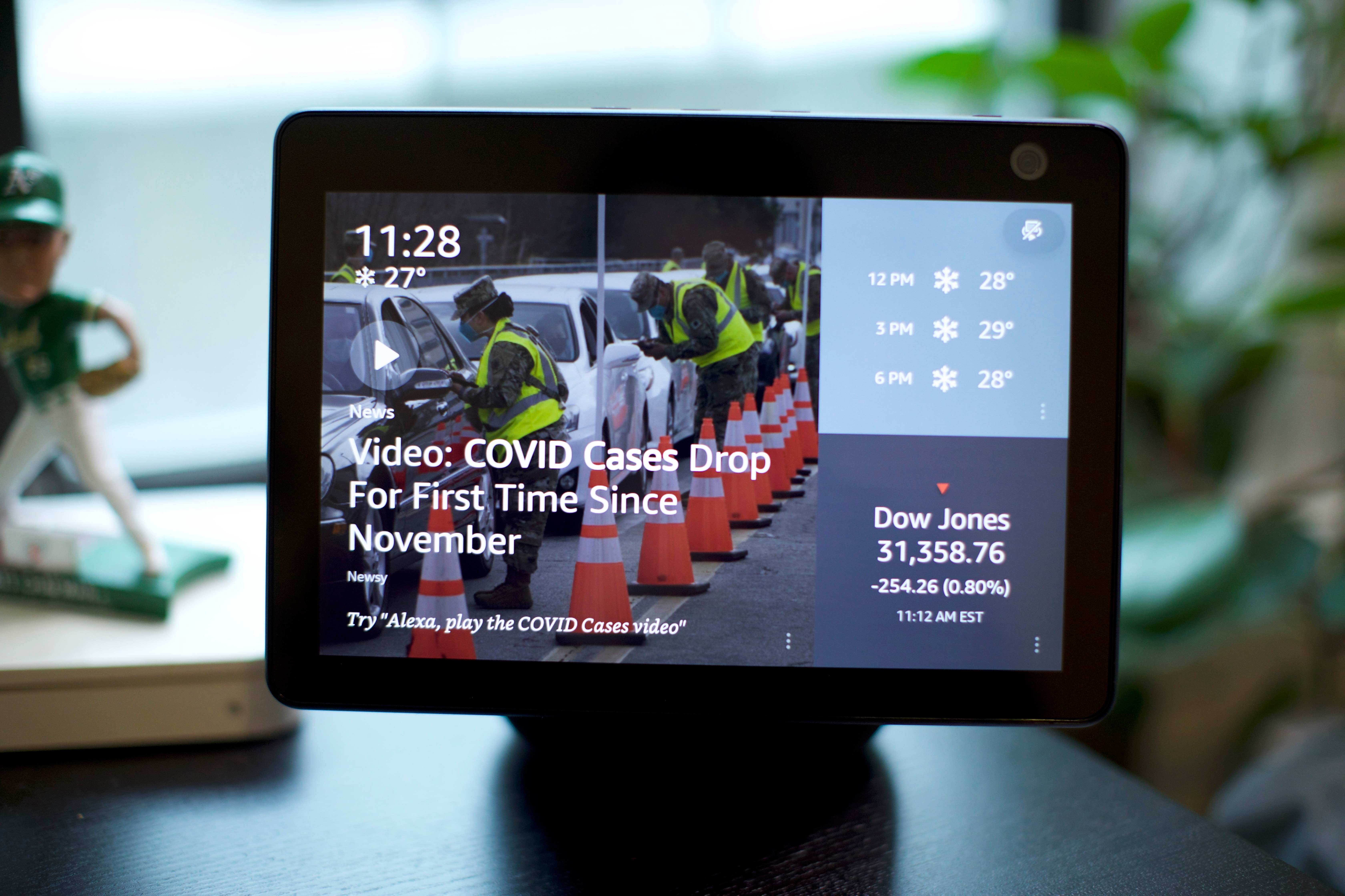 amazon echo show 10 review: unmoved