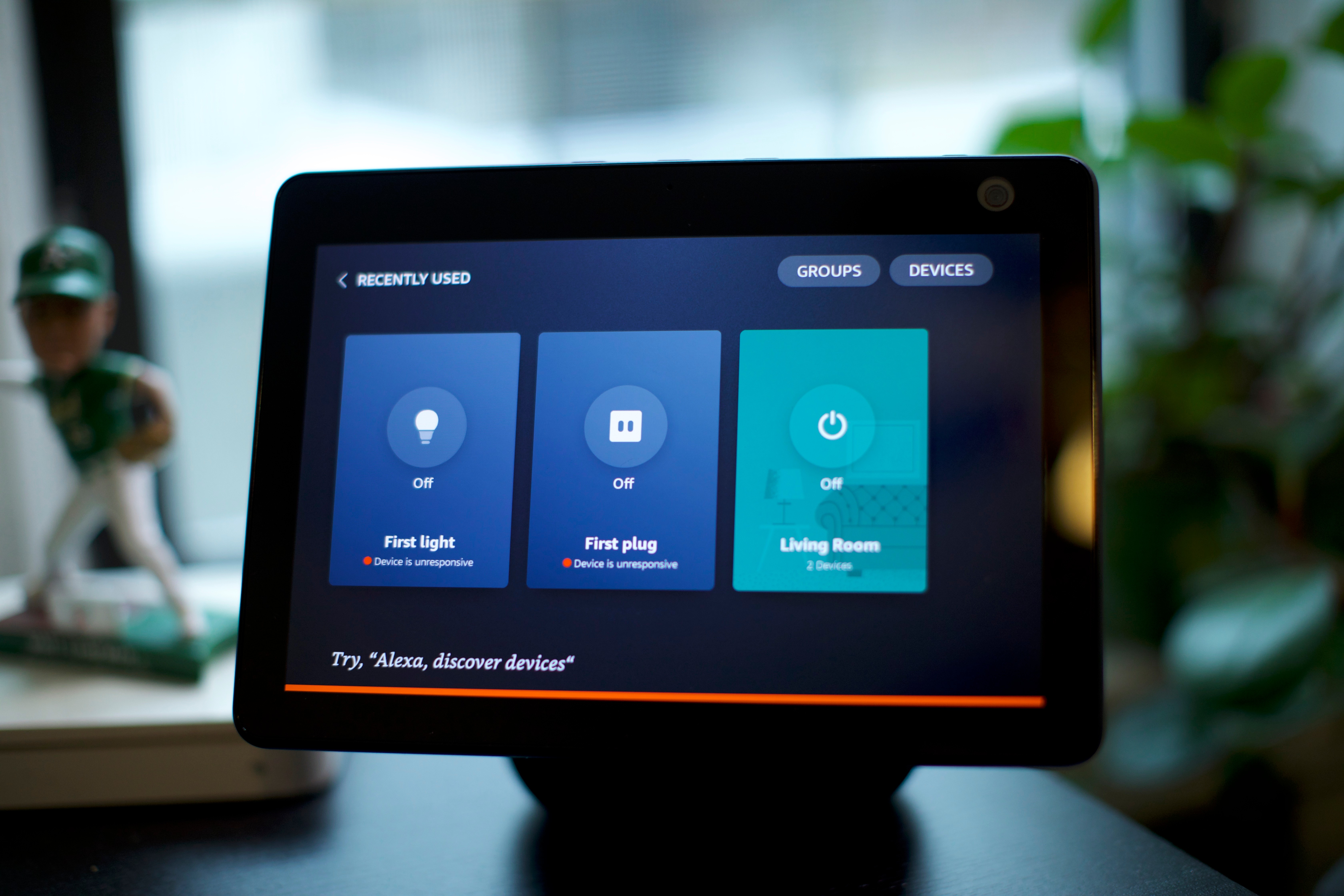 amazon echo show 10 review: unmoved