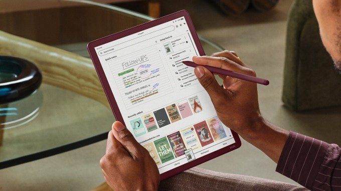 amazon’s new kindle scribe and kindle scribe colorsoft launch on december 10
