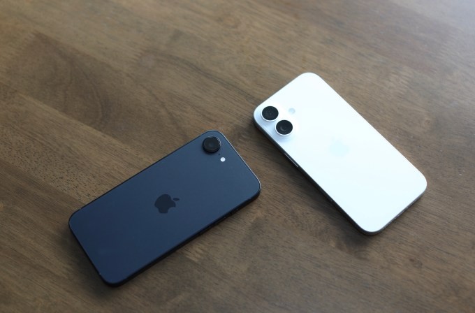 apple iphone 16e review: an a18 chip and apple intelligence for $599