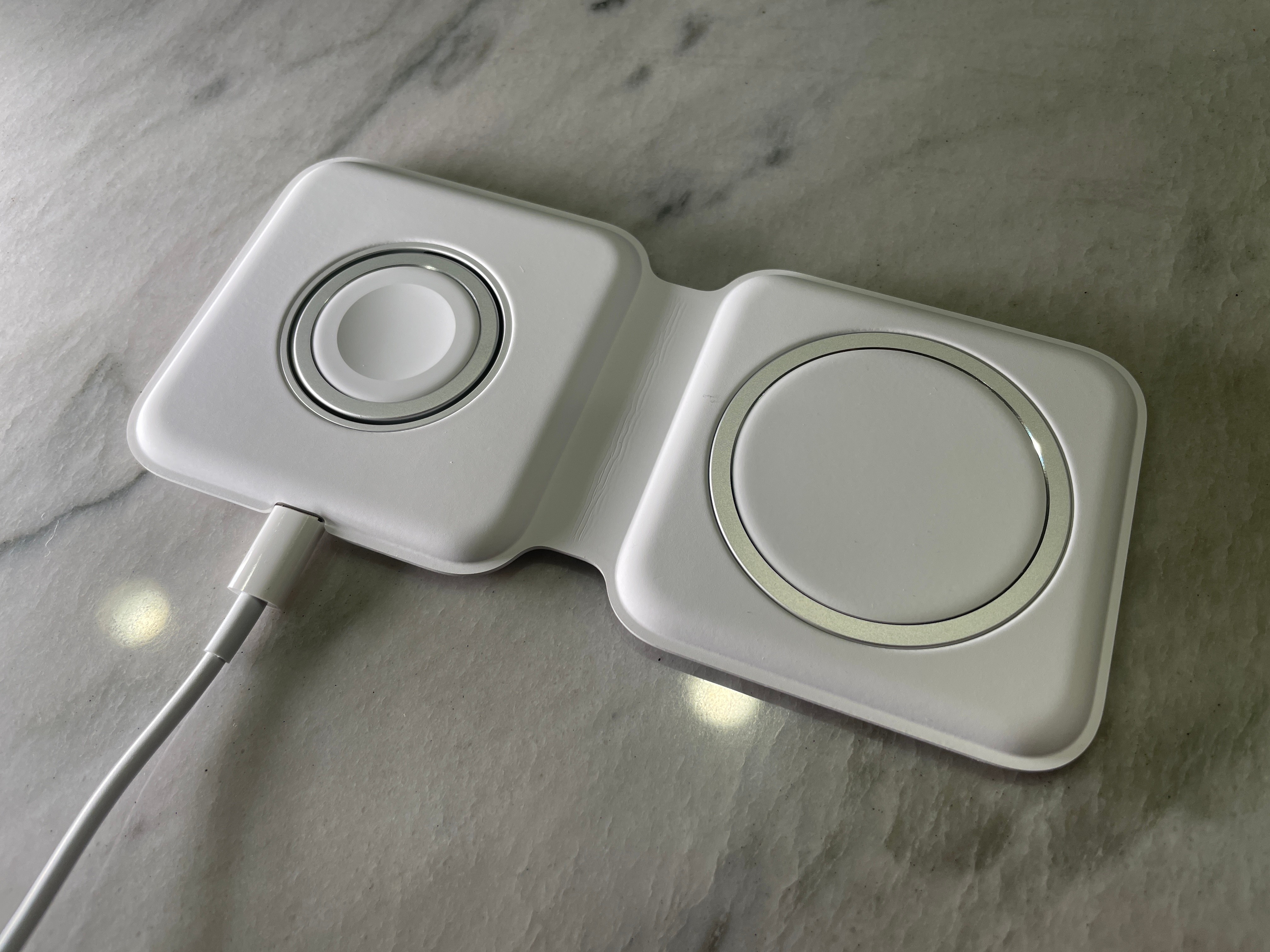 apple magsafe duo charger review: useful, but expensive and underwhelming 