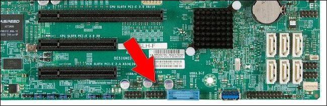 ask-htg-can-i-plug-a-usb-device-right-into-my-motherboard-2.jpg
