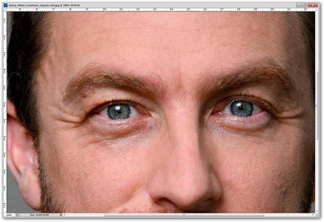 beginner-photoshop-black-and-white-and-red-photo-effect-in-ten-seconds-17.jpg