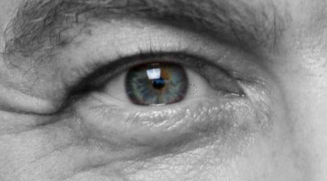 beginner-photoshop-black-and-white-and-red-photo-effect-in-ten-seconds-22.jpg