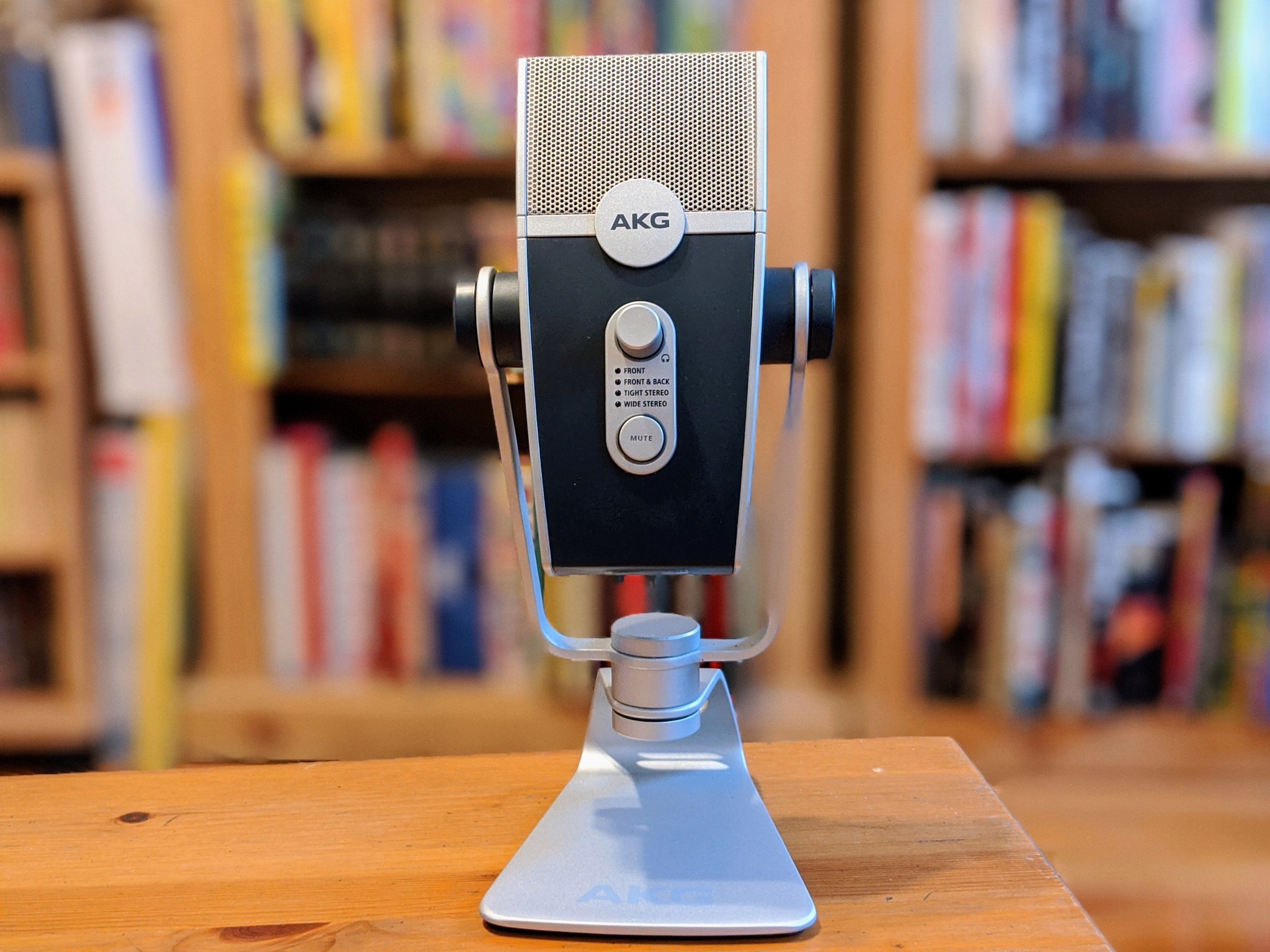 gift guide: 7 perfect gifts for podcasters and streamers