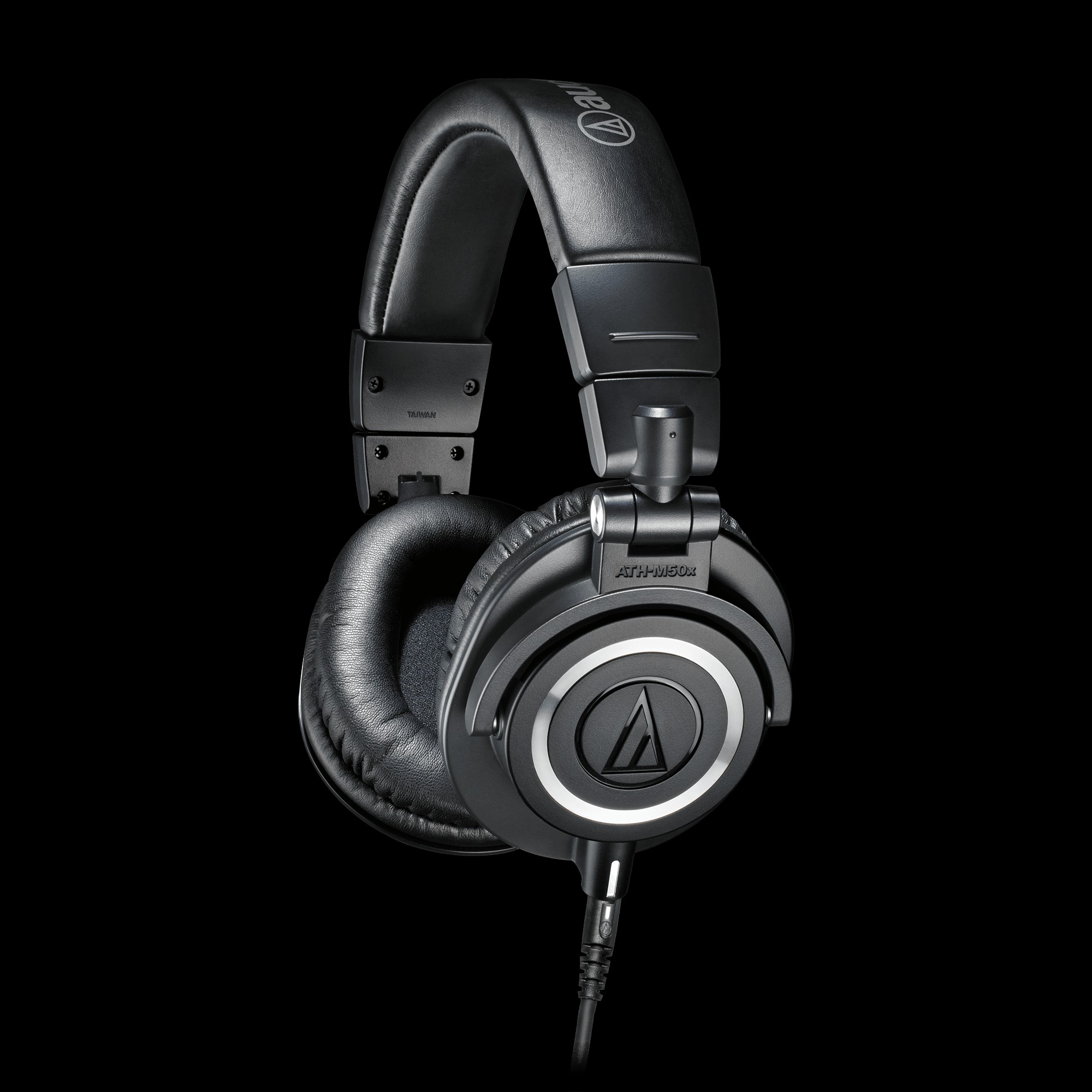gift guide: 7 perfect gifts for podcasters and streamers