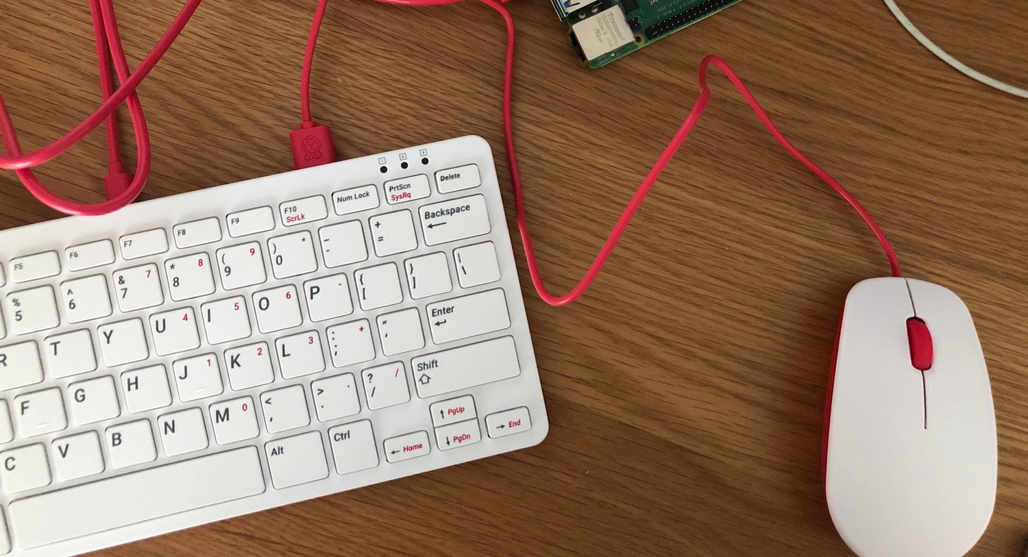 gift guide: 9 security and privacy gifts to keep your friends and family safe