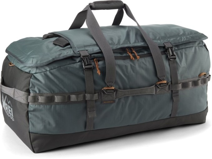 gift guide: camping and backpacking gear that the outdoors lover in your life really wants