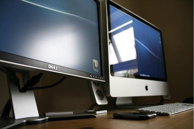 glossy-vs.-matte-lcds-which-should-you-choose-when-buying-a-display-1.jpg