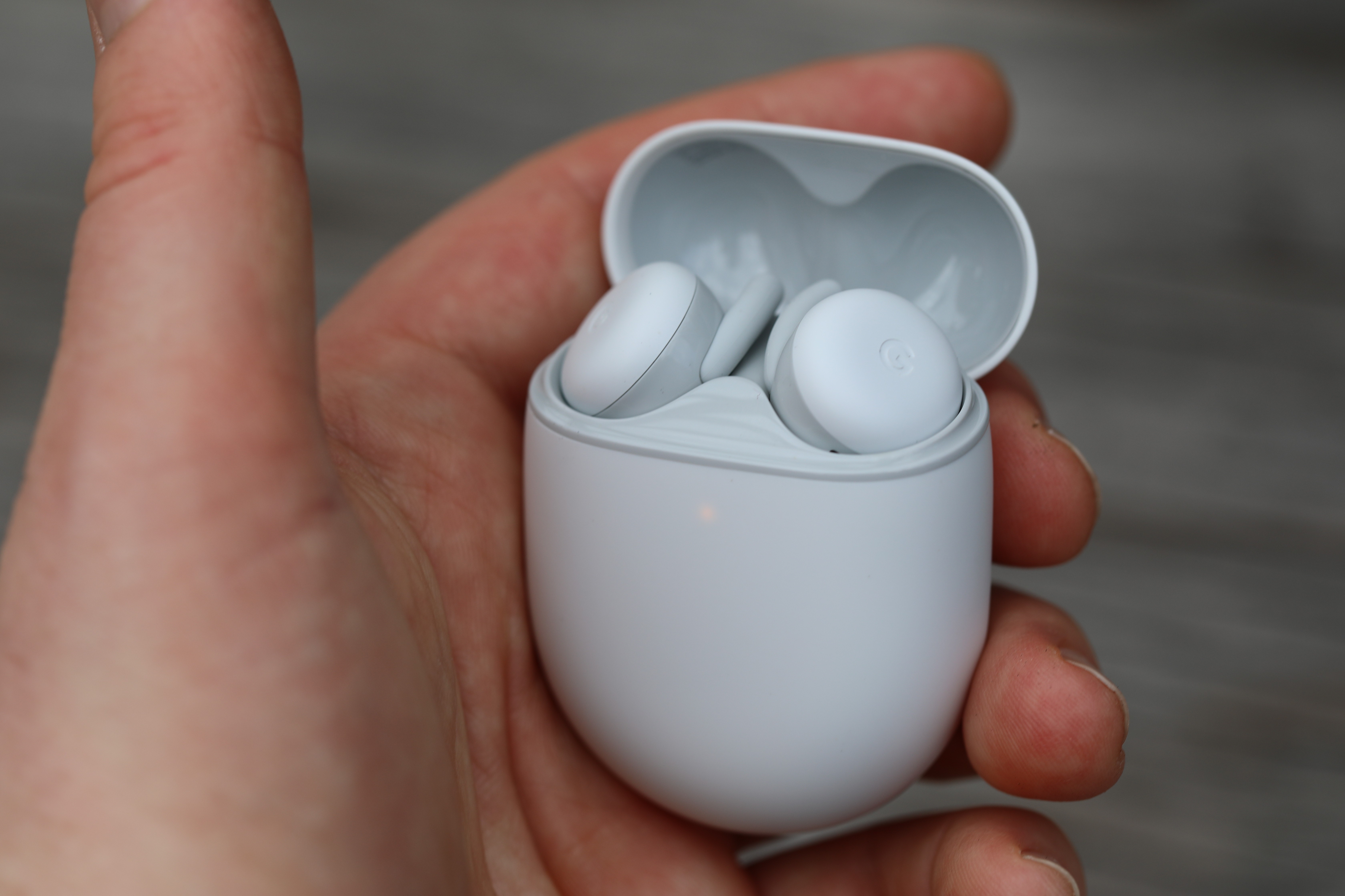 google’s pixel buds a series are an exercise in earbud cost cutting