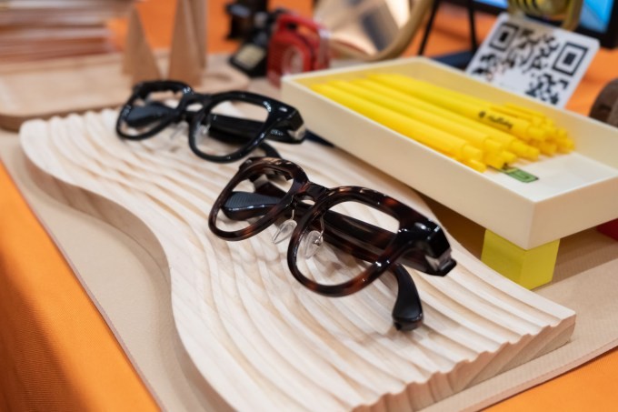 halliday’s $489 smart glasses beam a tiny screen to your eye