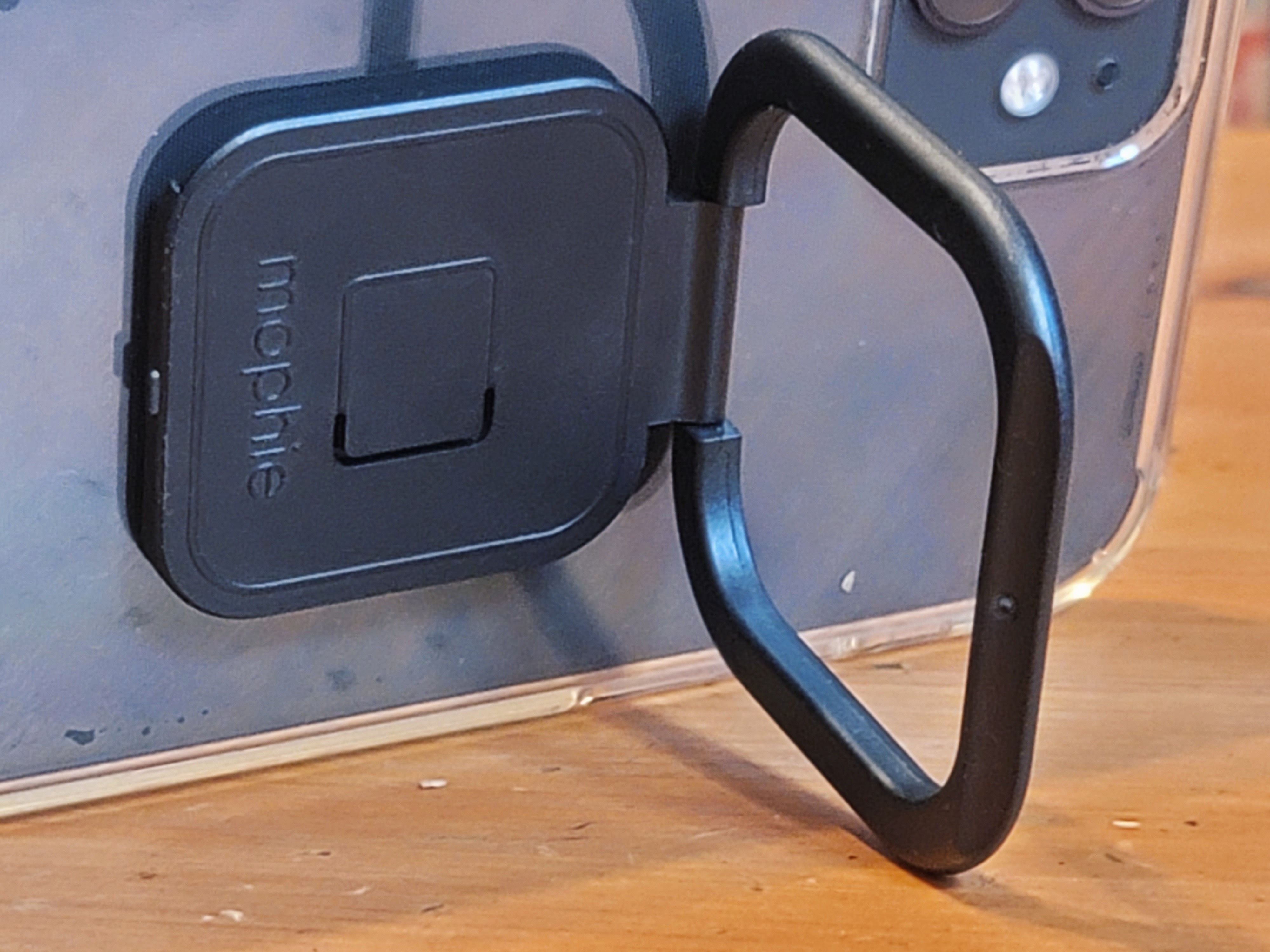 hands-on with mophie’s new modular smartphone battery case