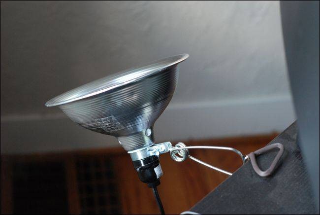 how-to-decrease-eye-fatigue-while-watching-tv-and-gaming-with-bias-lighting-4.jpg