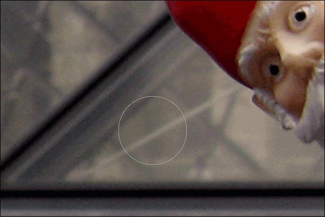 how-to-remove-people-and-objects-from-photographs-in-photoshop-12.jpg