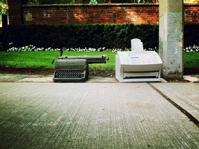 how-to-send-and-receive-faxes-online-without-a-fax-machine-or-phone-line-1.jpg
