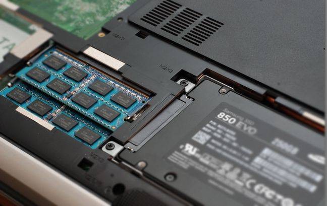 how-to-upgrade-your-laptop-hardrive-6.jpg