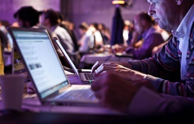 htg-explains-whats-the-difference-between-ad-hoc-and-infrastructure-mode-2.jpg