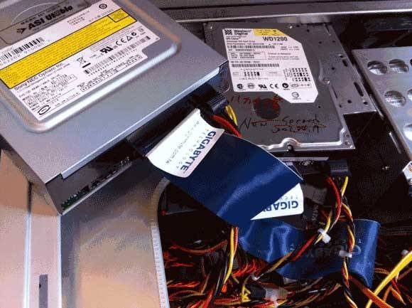install-ide-hard-drive-6.jpg