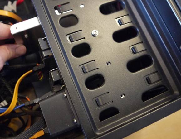 installing-solid-state-hard-drive-pc-5.jpg