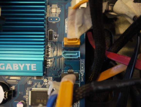 installing-solid-state-hard-drive-pc-7.jpg