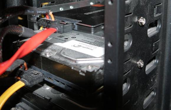 installing-solid-state-hard-drive-pc-9.jpg