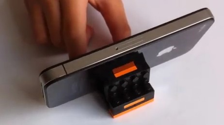 ipodiphonesmartphone-stand-10.jpg