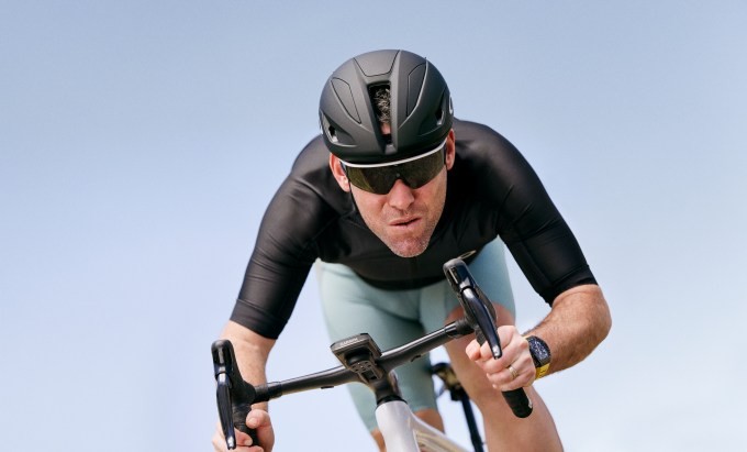 meta unveils its new oakley meta vanguard smart glasses for athletes
