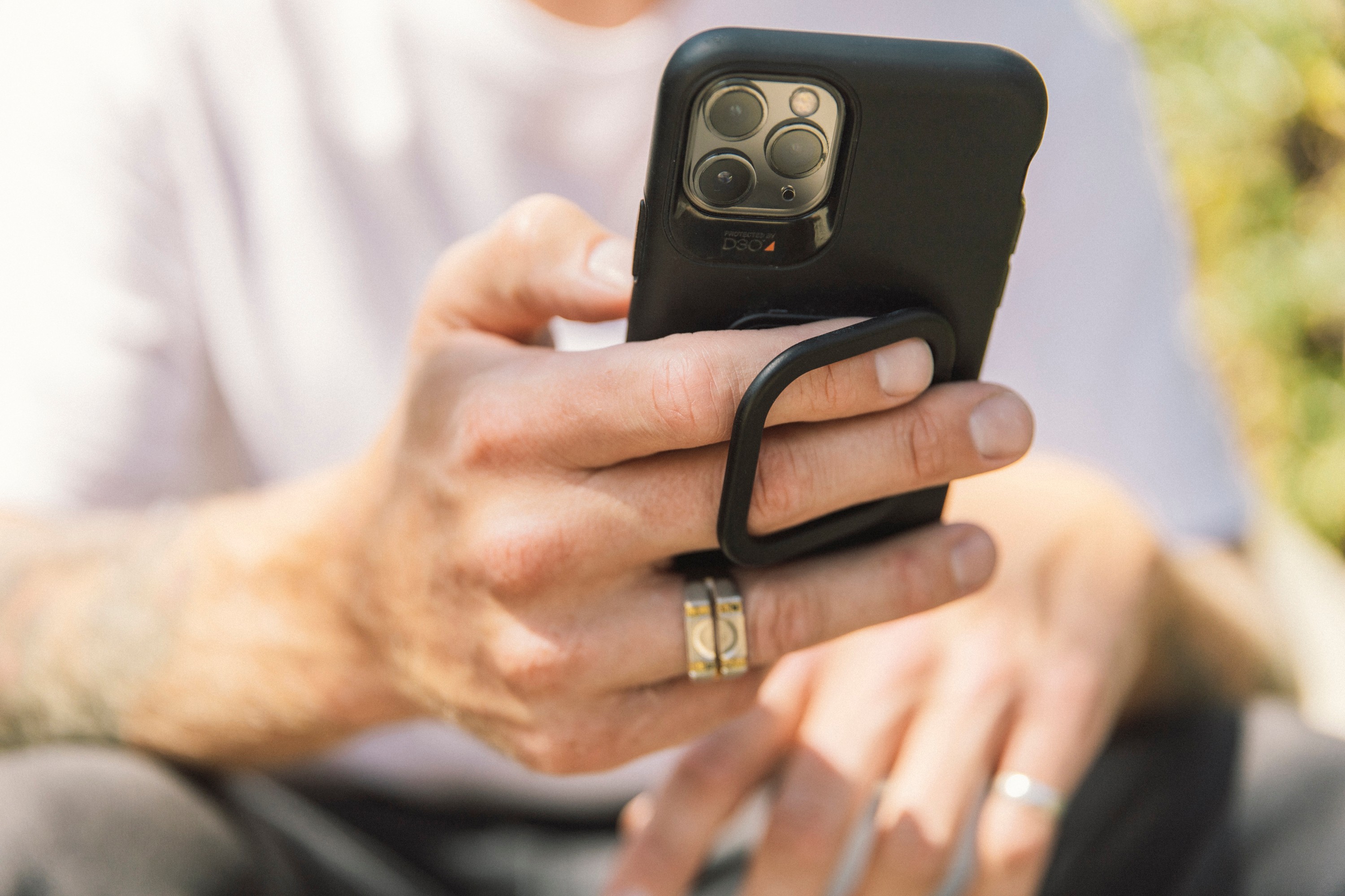 mophie introduces a modular wireless charging module