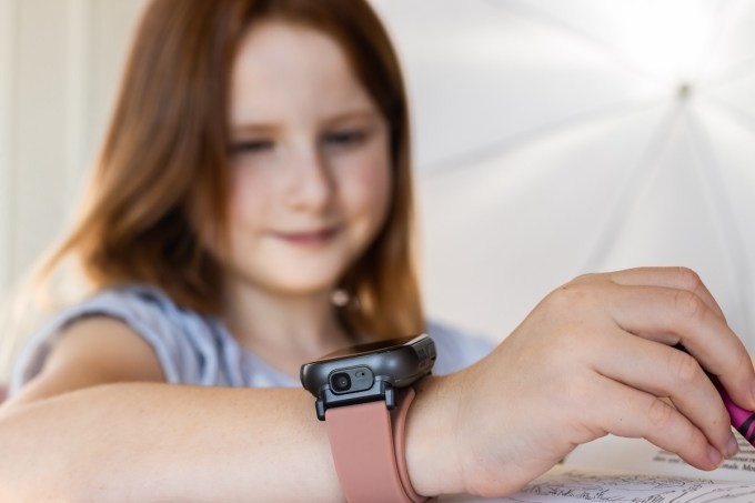 pinwheel introduces a smartwatch for kids that includes an ai chatbot