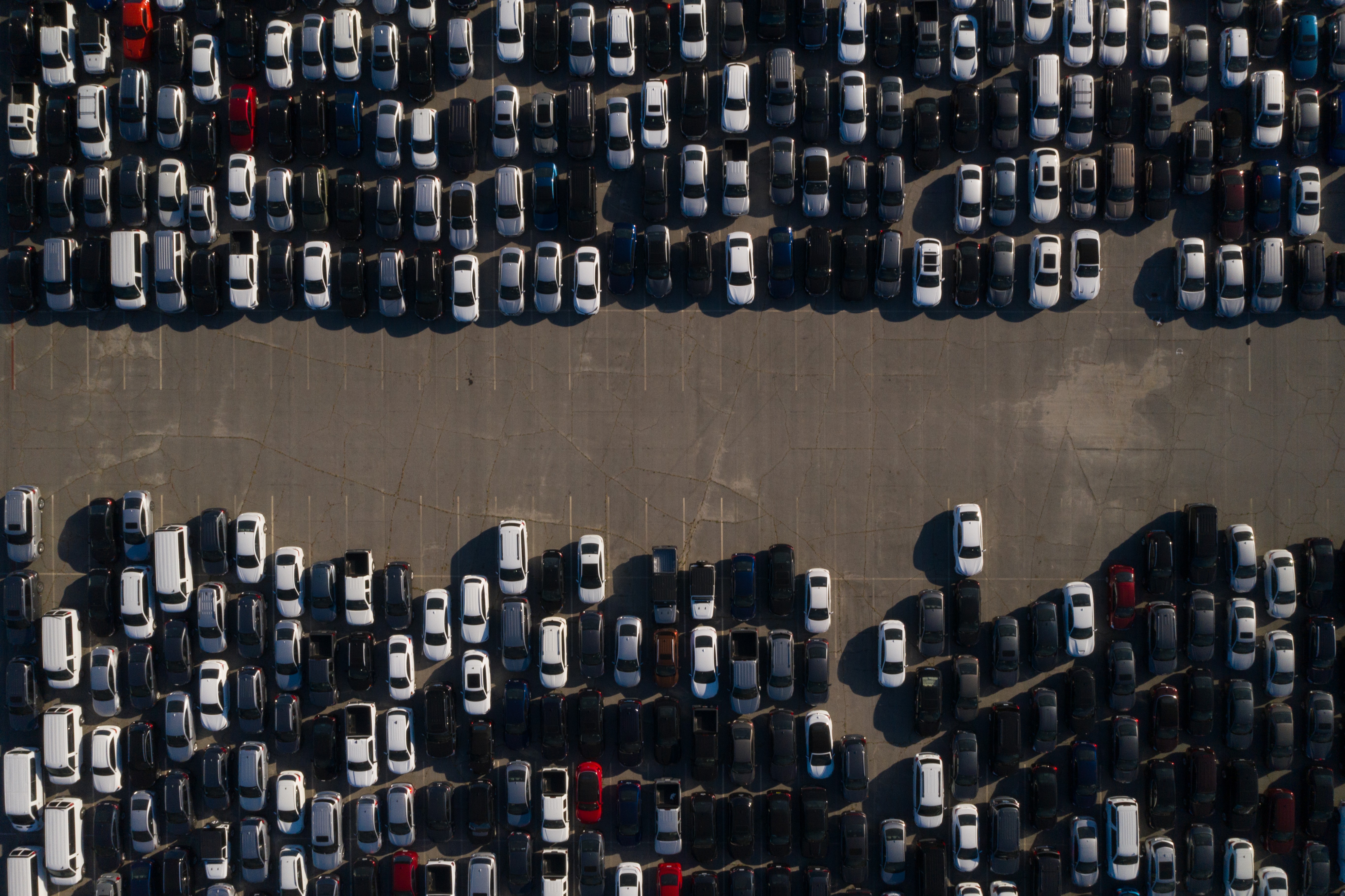 reef technology raises $700m from softbank and others to remake parking lots
