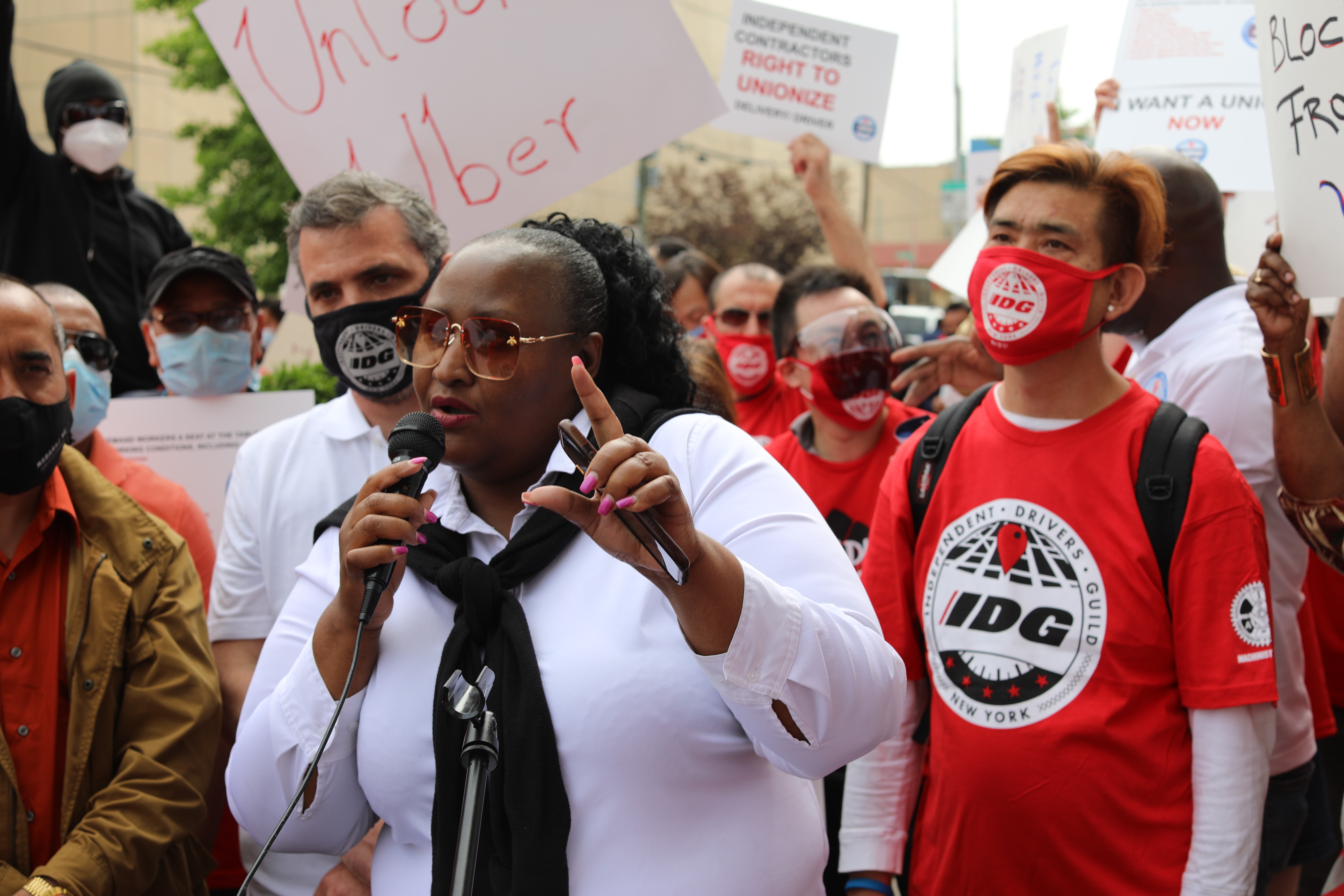 rideshare drivers gather in nyc in hopes of unionizing