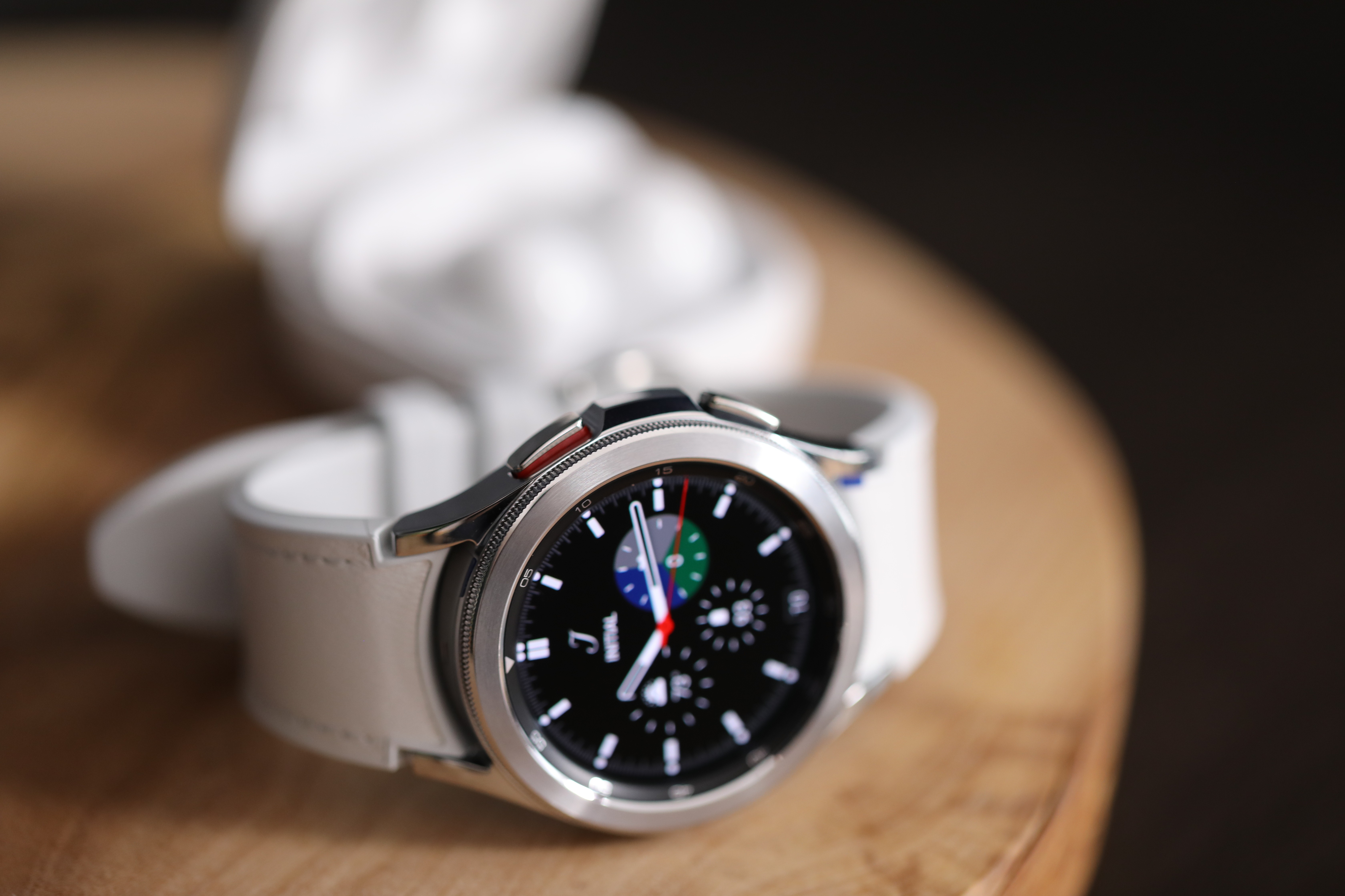 samsung galaxy watch 4 classic: a well-rounded smartwatch