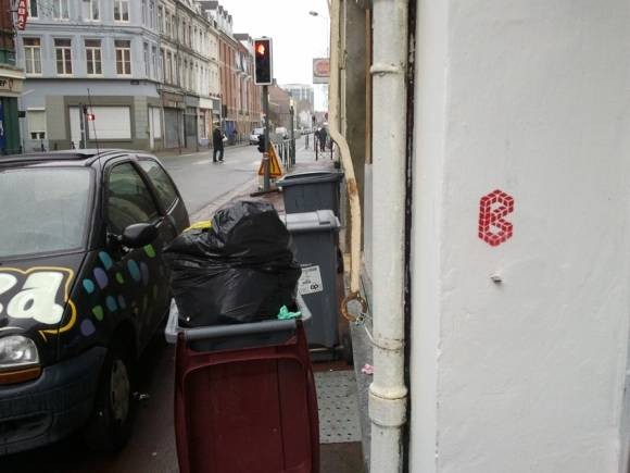 start-dead-drop-city-share-files-people-street-1.jpg