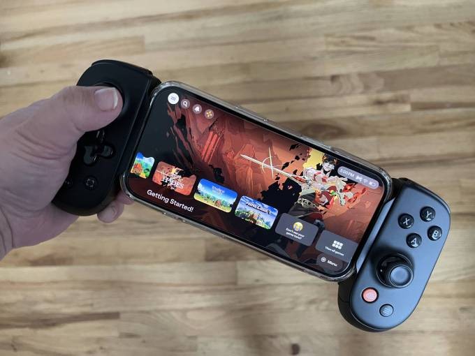 the backbone pro controller makes mobile gaming worth the hassle
