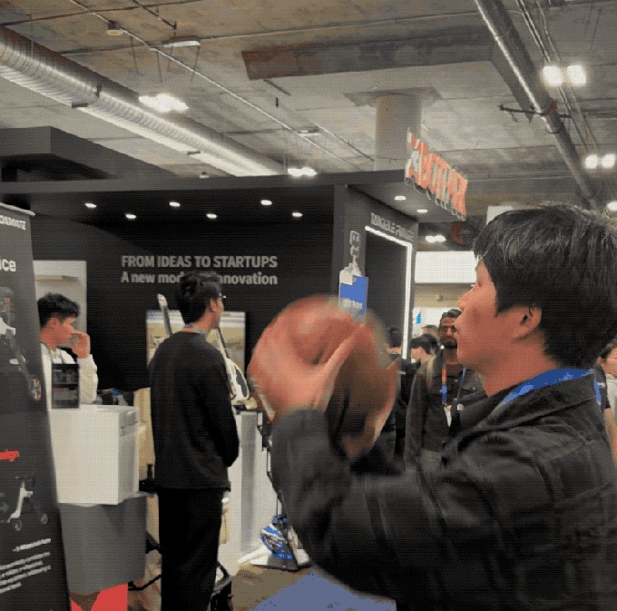 this basketball robot uses ai to rebound the ball after you shoot