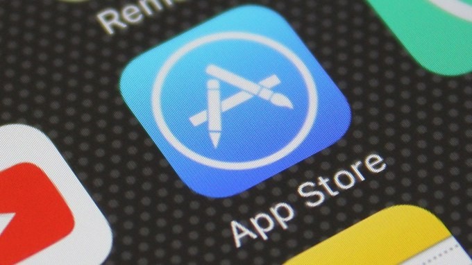 this week in apps: apple slashes commissions, twitter launches fleets, warnings about parler