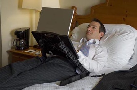 vented-computer-laptop-tray-1.jpg