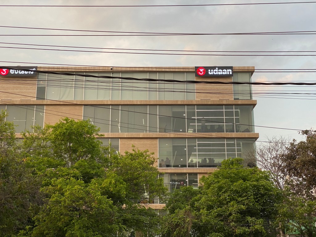 Udaan Raises $280 Million: Indian B2B E-commerce Growth