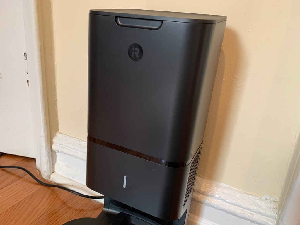 iRobot Roomba i7+ Docking Station Warning - Potential Short Circuit