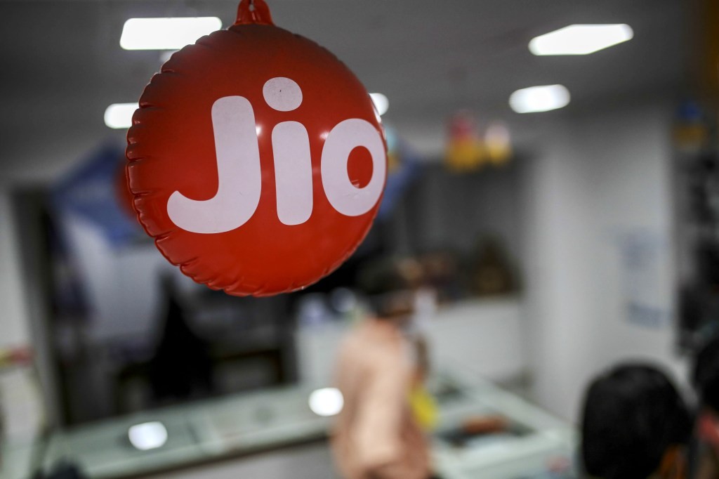 Jio and Starlink Partner to Bring Satellite Internet to India