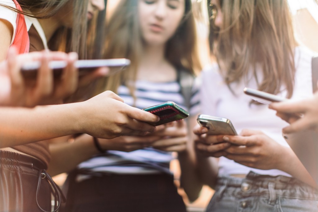 Steppin: Lock Social Media & Get Walking - Kayak Founder's New App