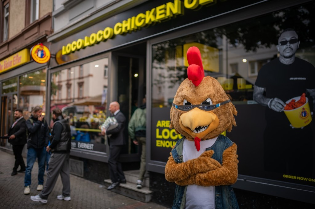 Lunch Bags: $27M Funding for Social Media Fast Food