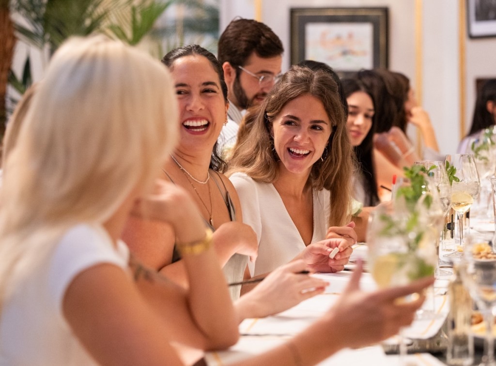 Les Amis - Women's Friendship App Launches in New York