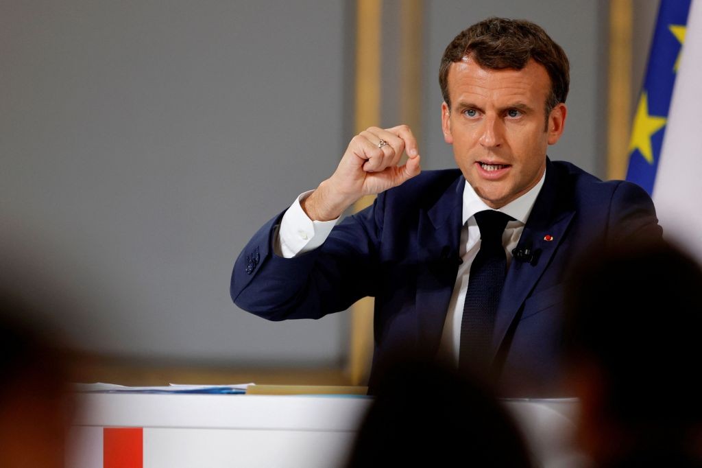 Macron Calls for G7 Collaboration on Online Content Regulation