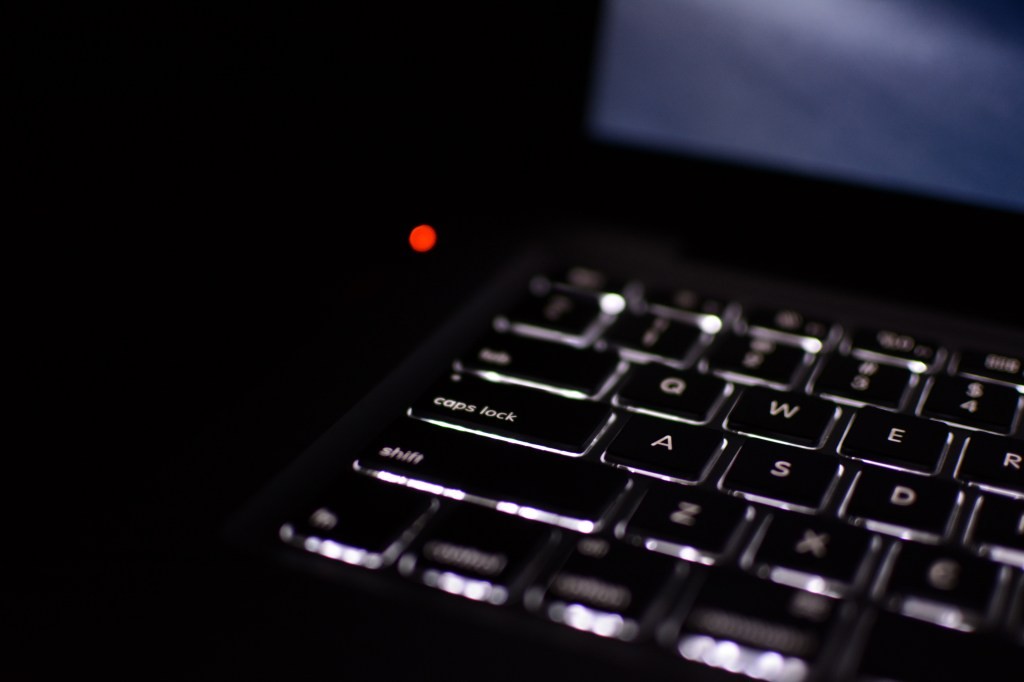 macOS Zero-Day Exploited: Malware Steals Screenshots