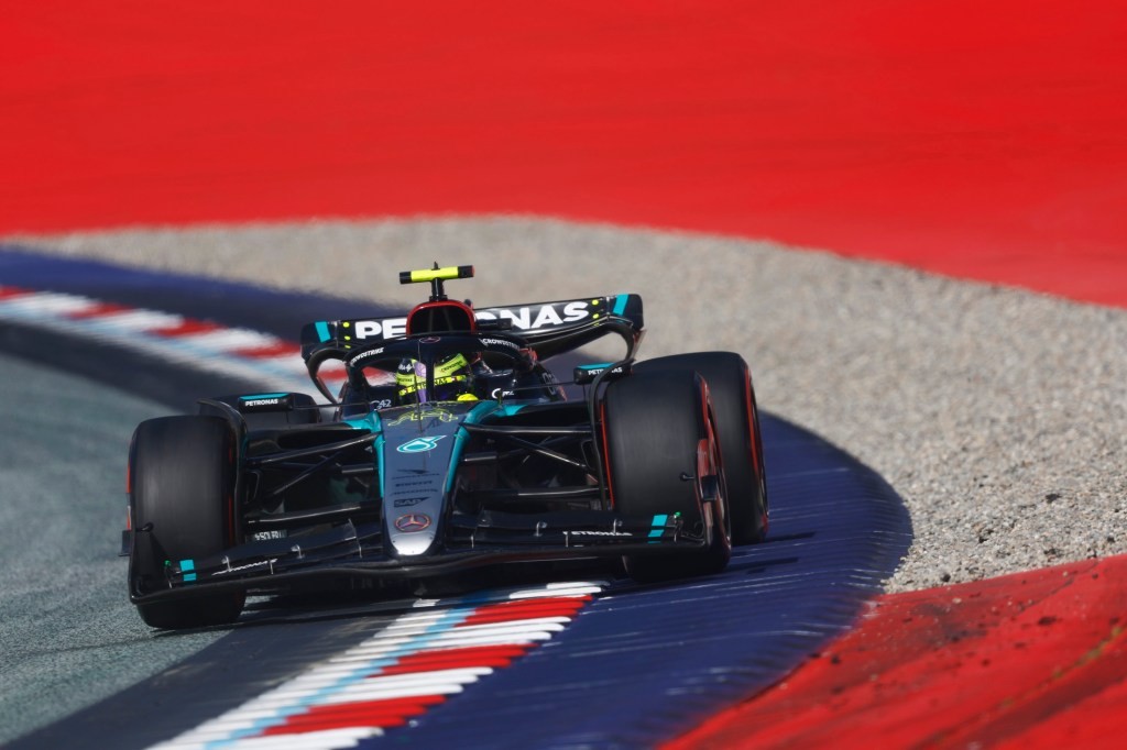 Mercedes-AMG Petronas F1 Team & Carbon Credits | Sustainability