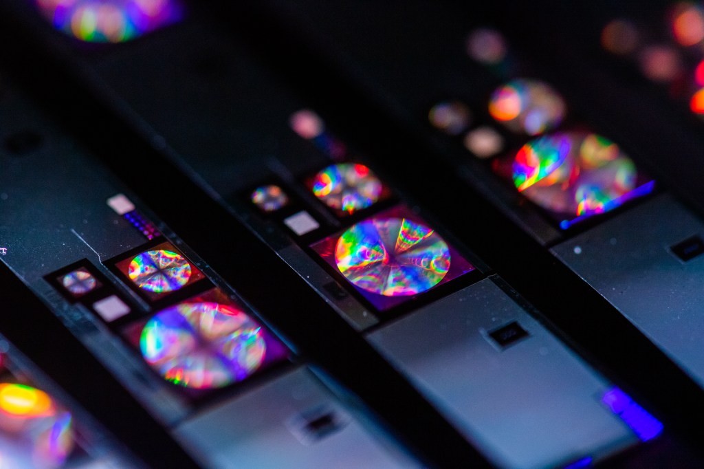 MetaLenz PolarEyes: Polarized Light for Enhanced Digital Sensing