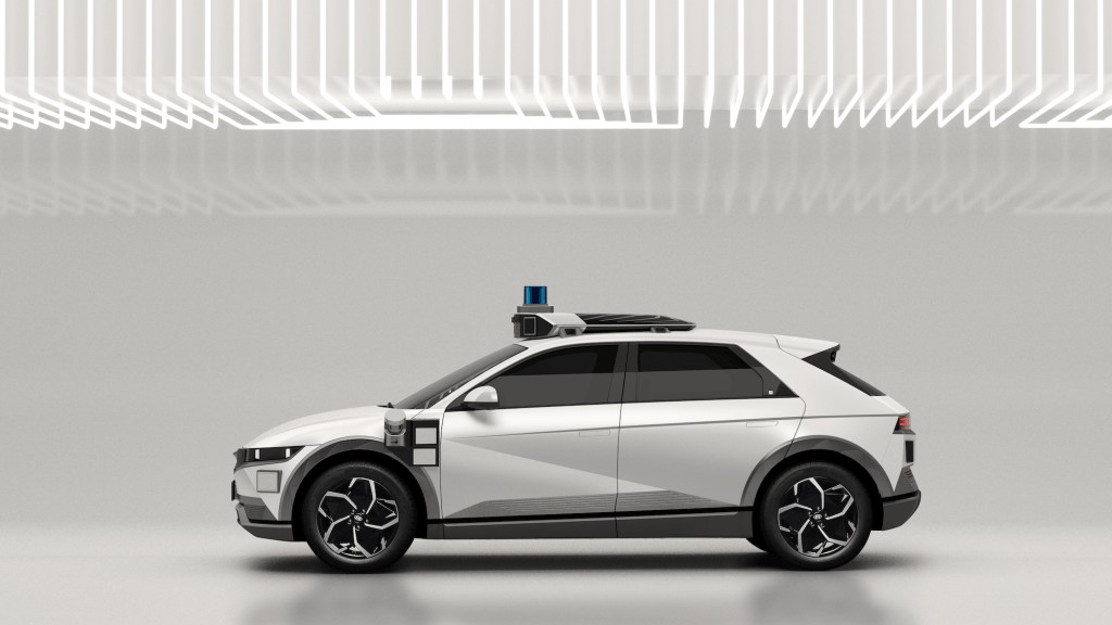 Motional & Hyundai Ioniq 5 Robotaxi: Autonomous Vehicle Debut