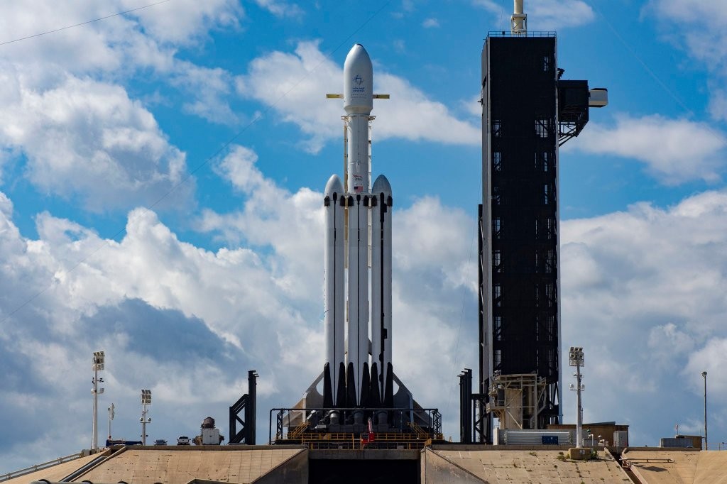 NASA Selects SpaceX Falcon Heavy for Lunar Gateway Launch