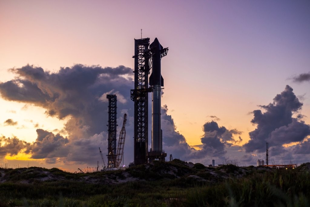 SpaceX to Launch New Starlink Satellites on Next Starship Flight